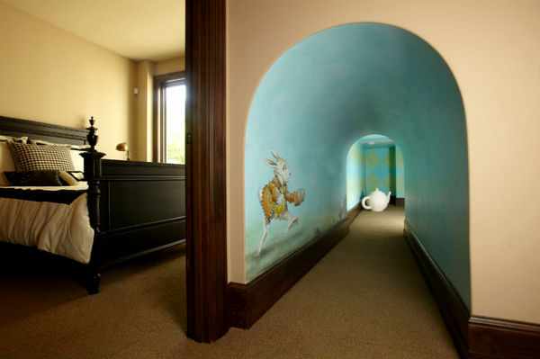 Детская комната в стиле «Алисы в стране чудес».