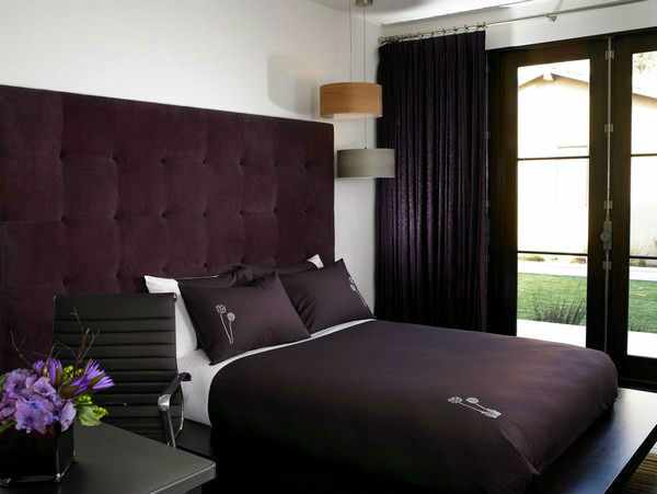 Фиолетовые шторы для спальни – эффектный декор для оконных проемов