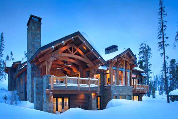 Дом в горах - стиль Шале особняка в штате Монтана