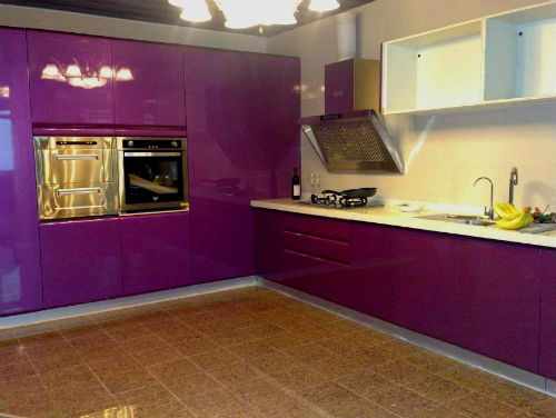 Кухня в фиолетовых тонах фото