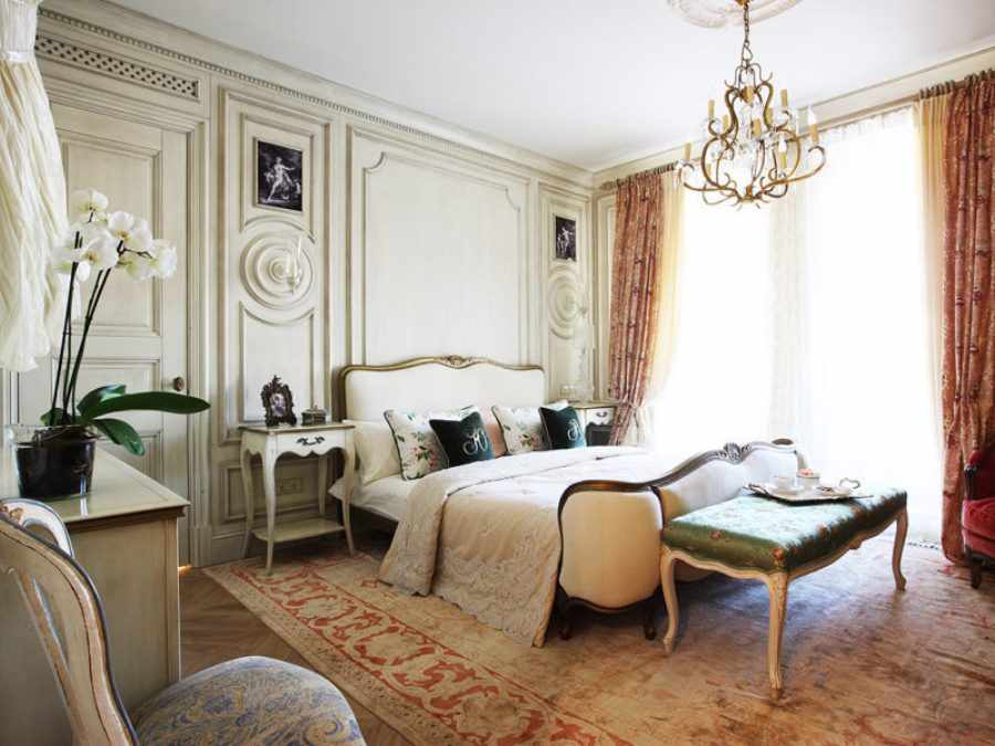 Классический французский дизайн спальни