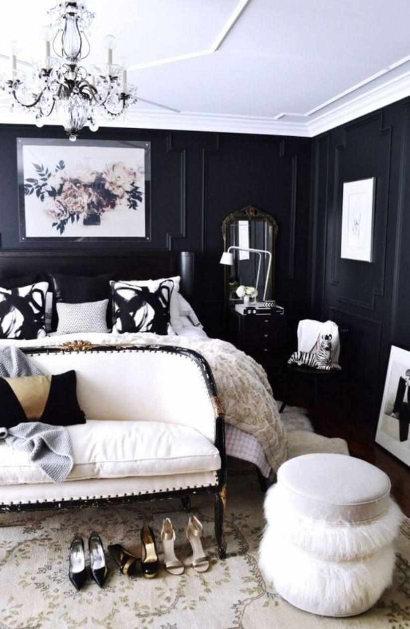 Черные стены в спальне