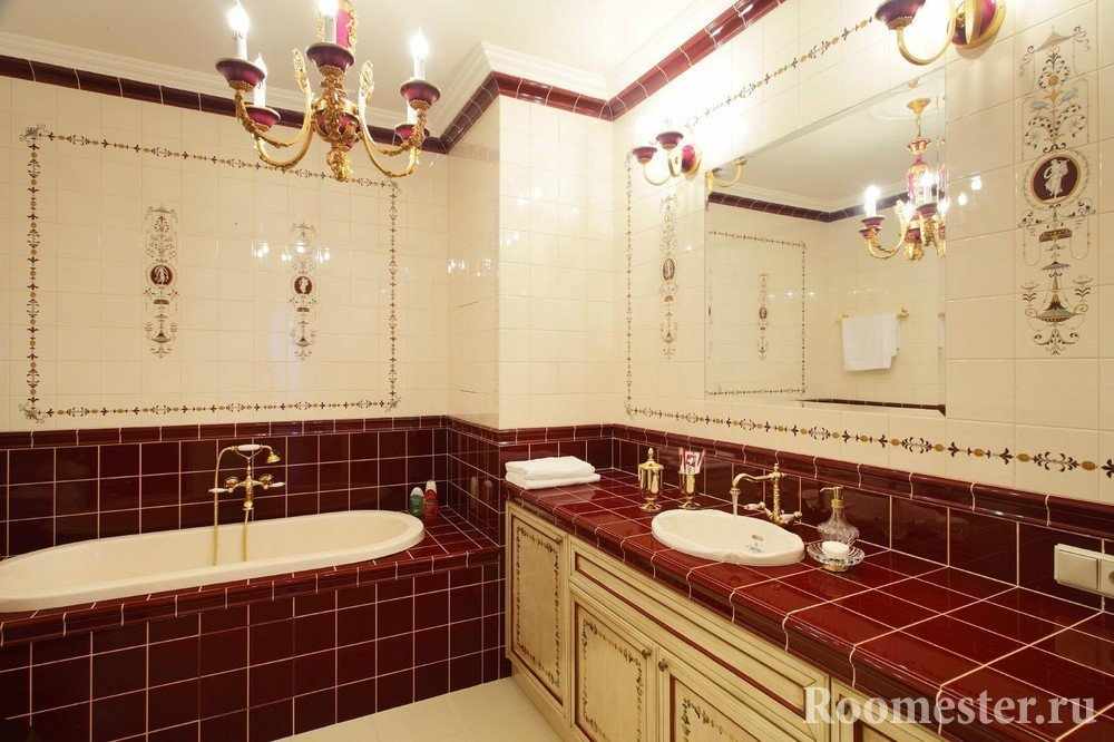 Ванная комната в плитке бордового цвета