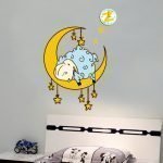 Луна с овечкой на стене