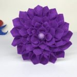 Фиолетовый цветок из фетра 