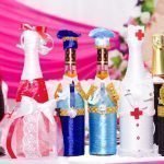 Разнообразные костюмы на бутылках