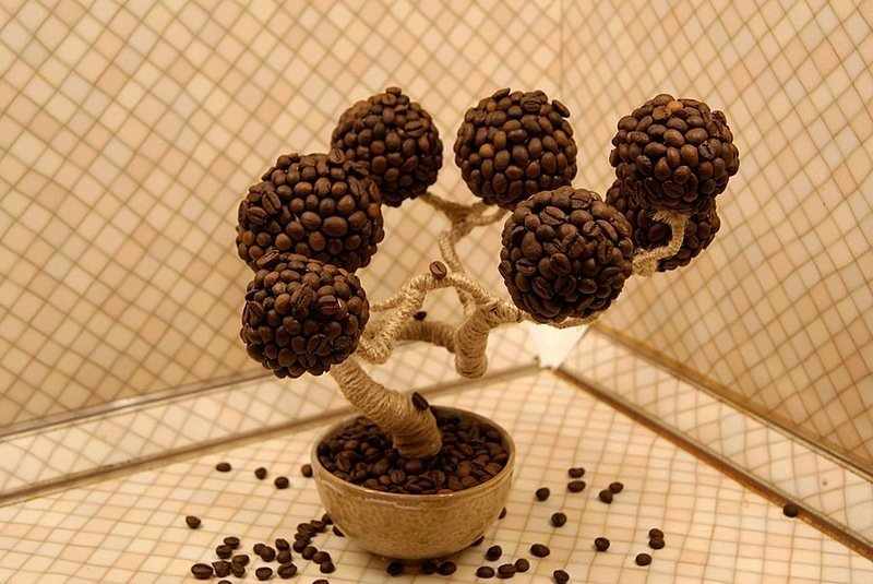 Дерево счастья их кофейных зерен