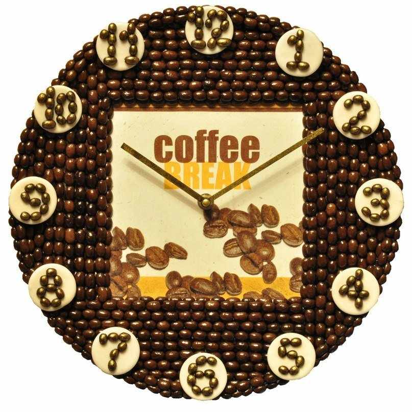 Декор часов из кофейных зерен