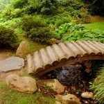 Бамбуковый мостик на участке