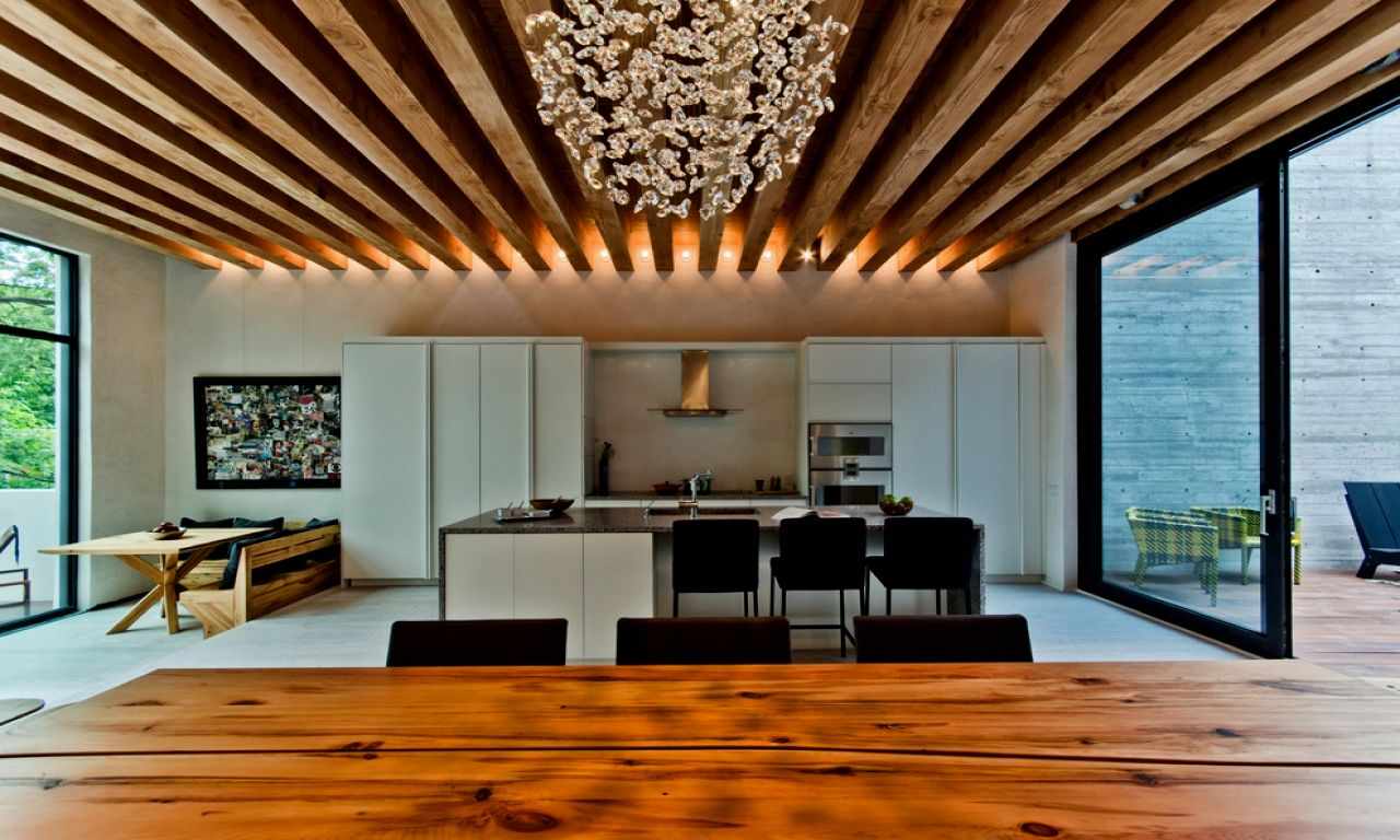 Светодиодная подсветка на деревянном потолке