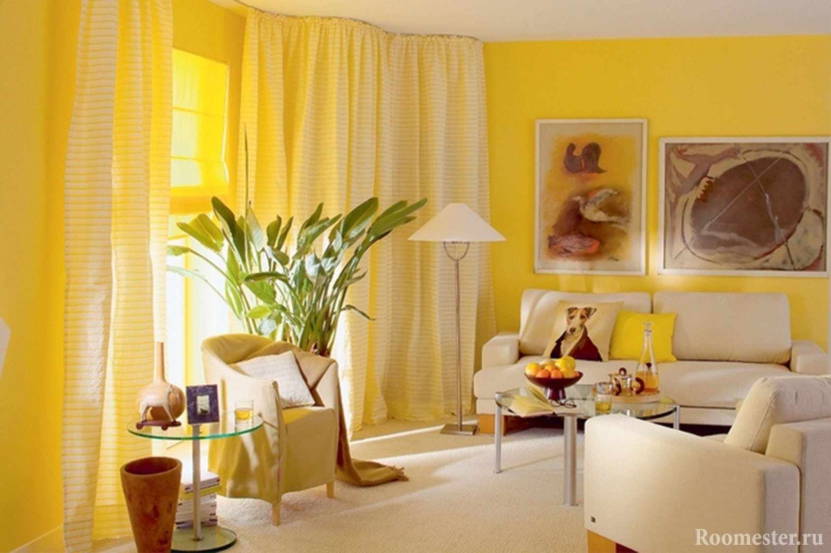 Солнечная гостиная желтого цвета