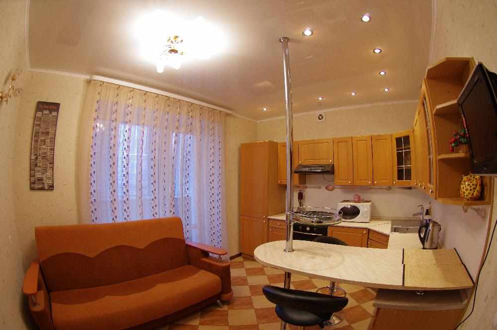 Интерьер комнаты в общежитии в светлой цветовой гамме