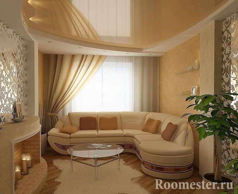 Квадратная гостиная комната с угловым диваном и фальш камином 