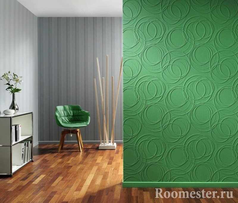 Сочетание серого и зеленого цвета на стене