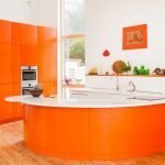 Оранжевый островок на кухне