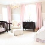 Розовый текстиль для детской спальни