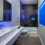 Дизайн узкой ванной