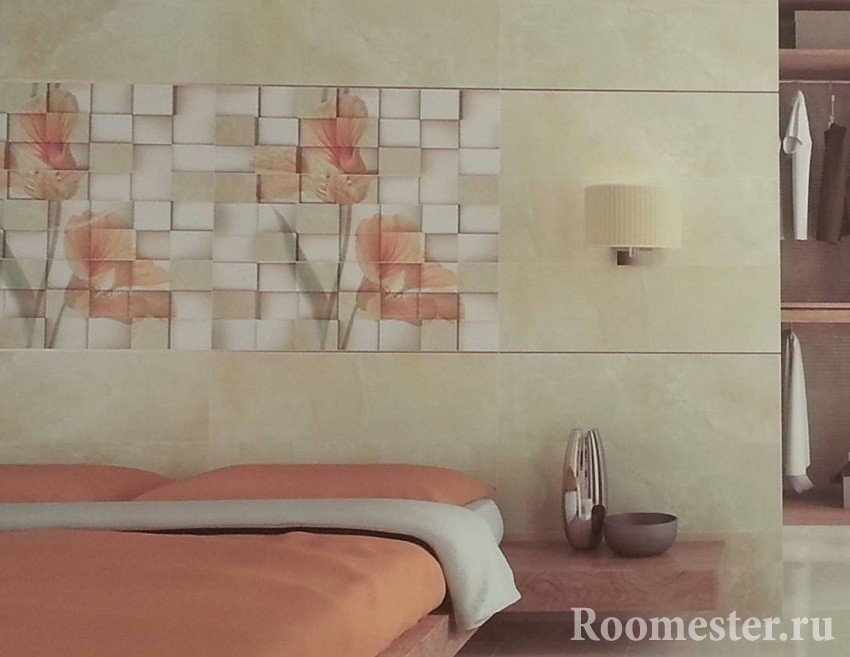 Керамическая плитка на стене у кровати