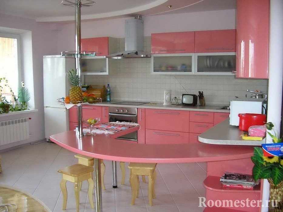 Бело-розовая кухня