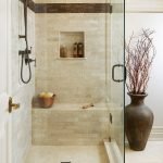 Бежево-коричневая ванная комната