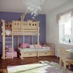 Детская комната с деревянной двухэтажной кроватью