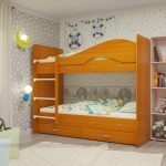 Интерьер детской с деревянной кроватью 