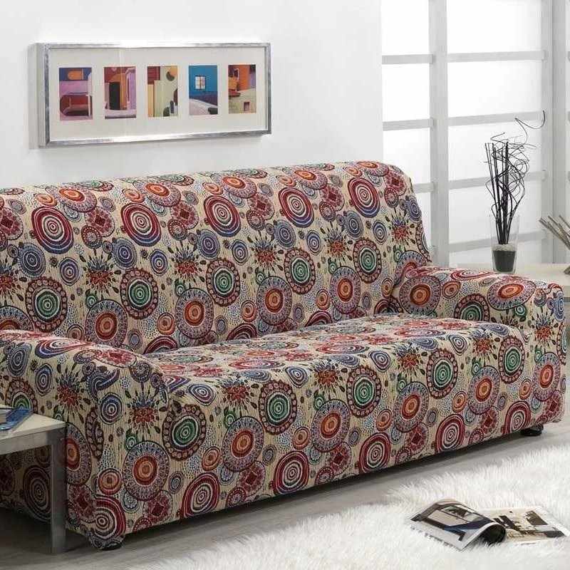Цветной еврочехол на диване