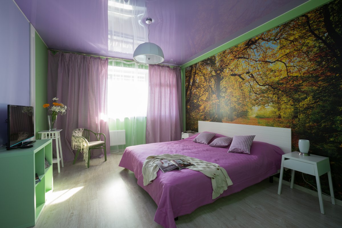 Фиолетово-зеленая спальня