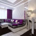 Широкий диван фиолетового цвета