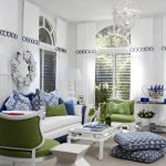 Бело-синий дизайн гостиной