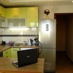 Кухонная мебель с фасадом лимонного цвета