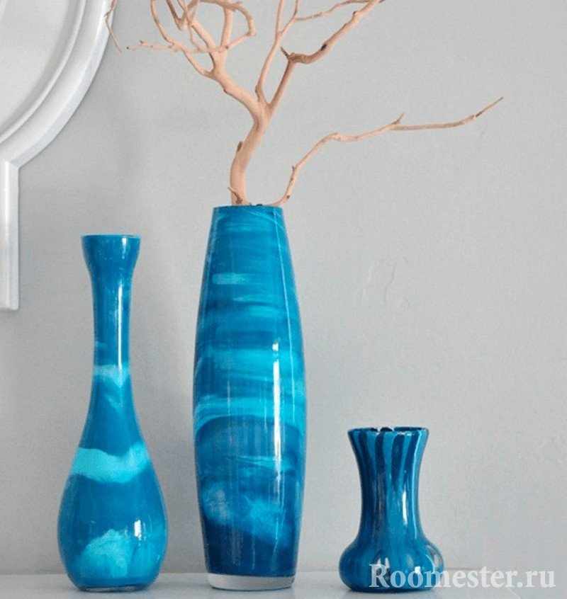 Синие вазы