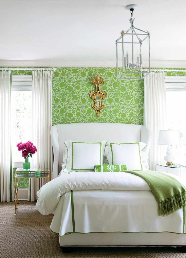 Аксессуары в спальне зеленого цвета