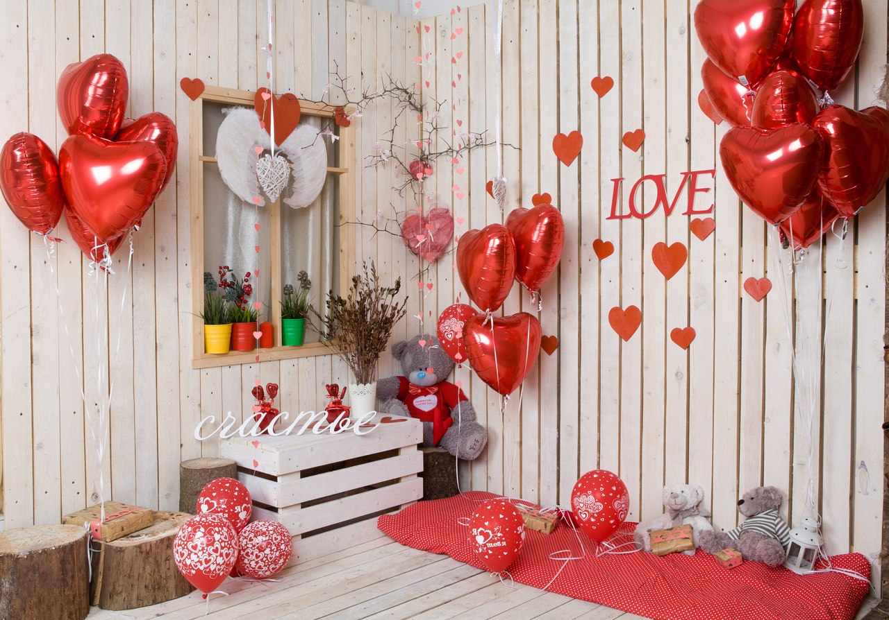 Украшение комнаты ко Дню Святого Валентина