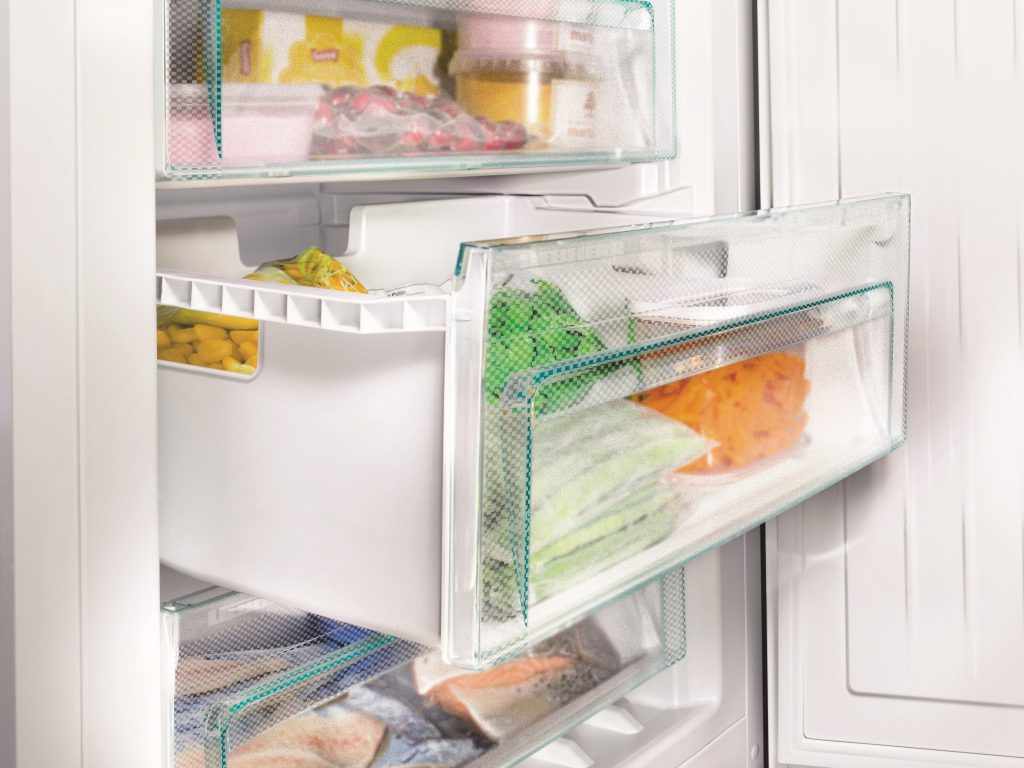 Выдвижные ящики холодильника