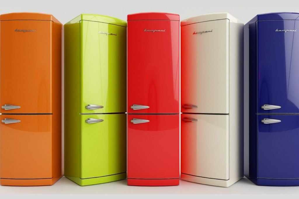 Разноцветные холодильники