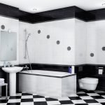 Черно-белая клетка в дизайне ванной
