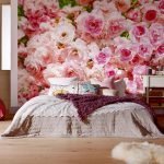 Фотообои с розами в спальне