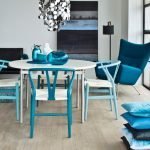 Голубая мебель в светлом интерьере