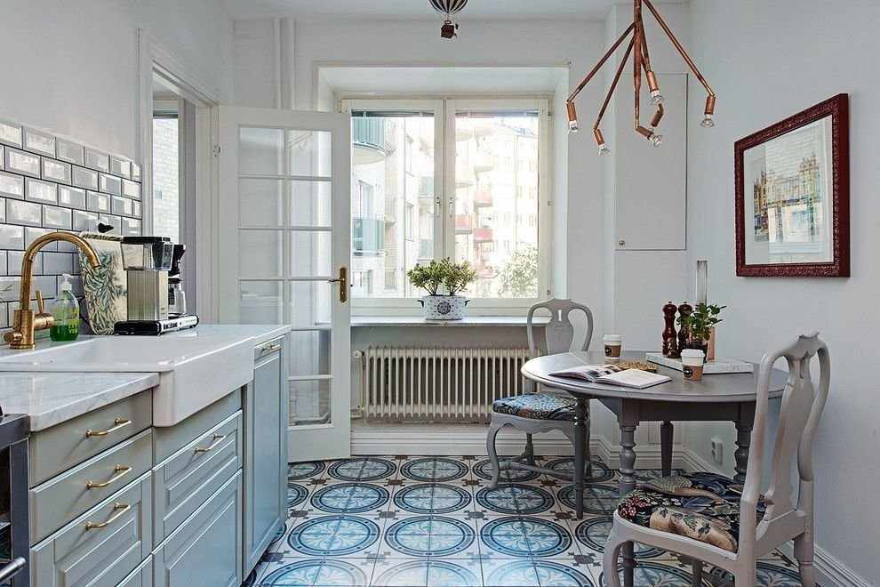 Пол из плитки на кухне в скандинавском стиле