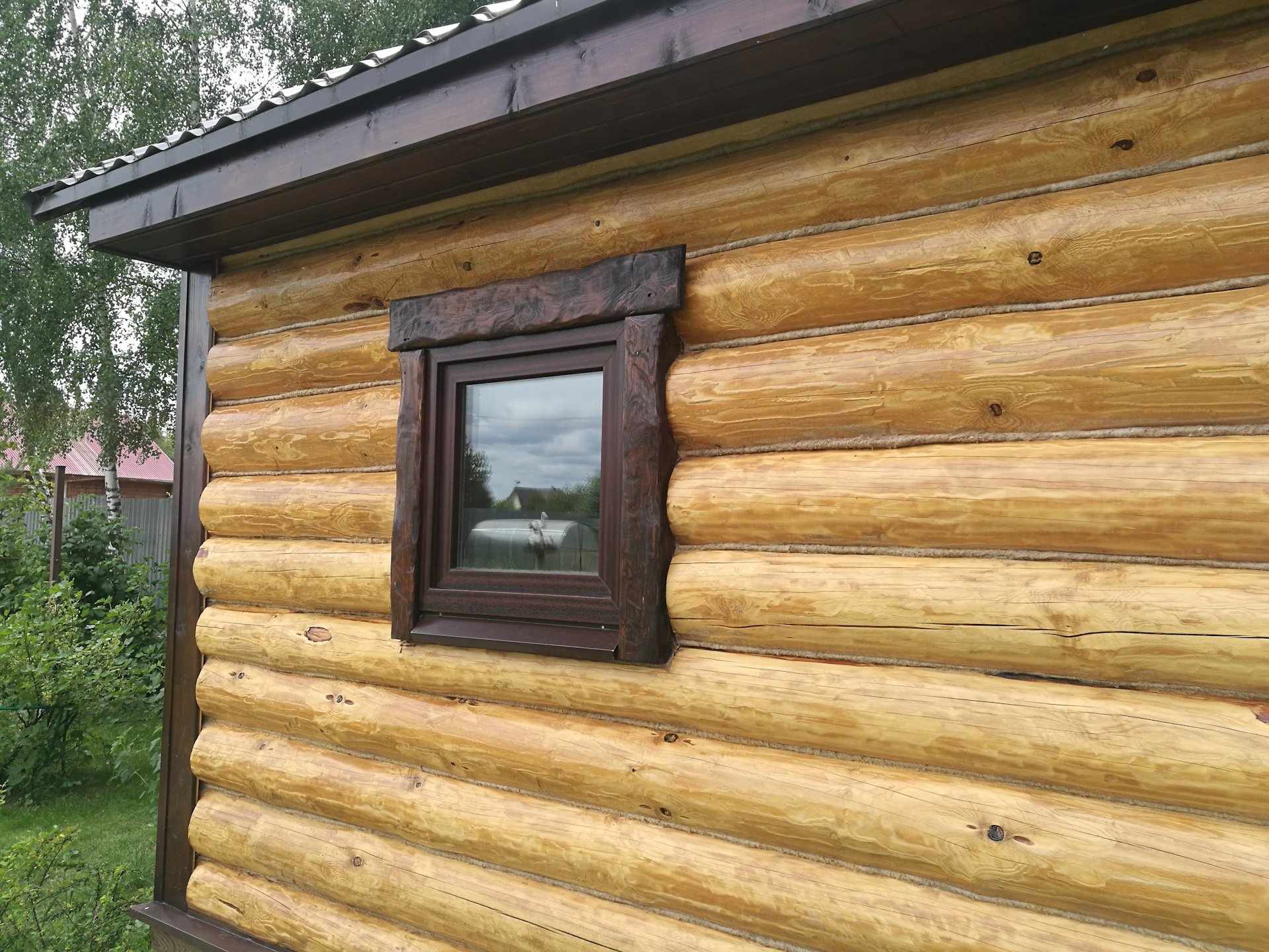 Обналичка на окна в деревянном срубе