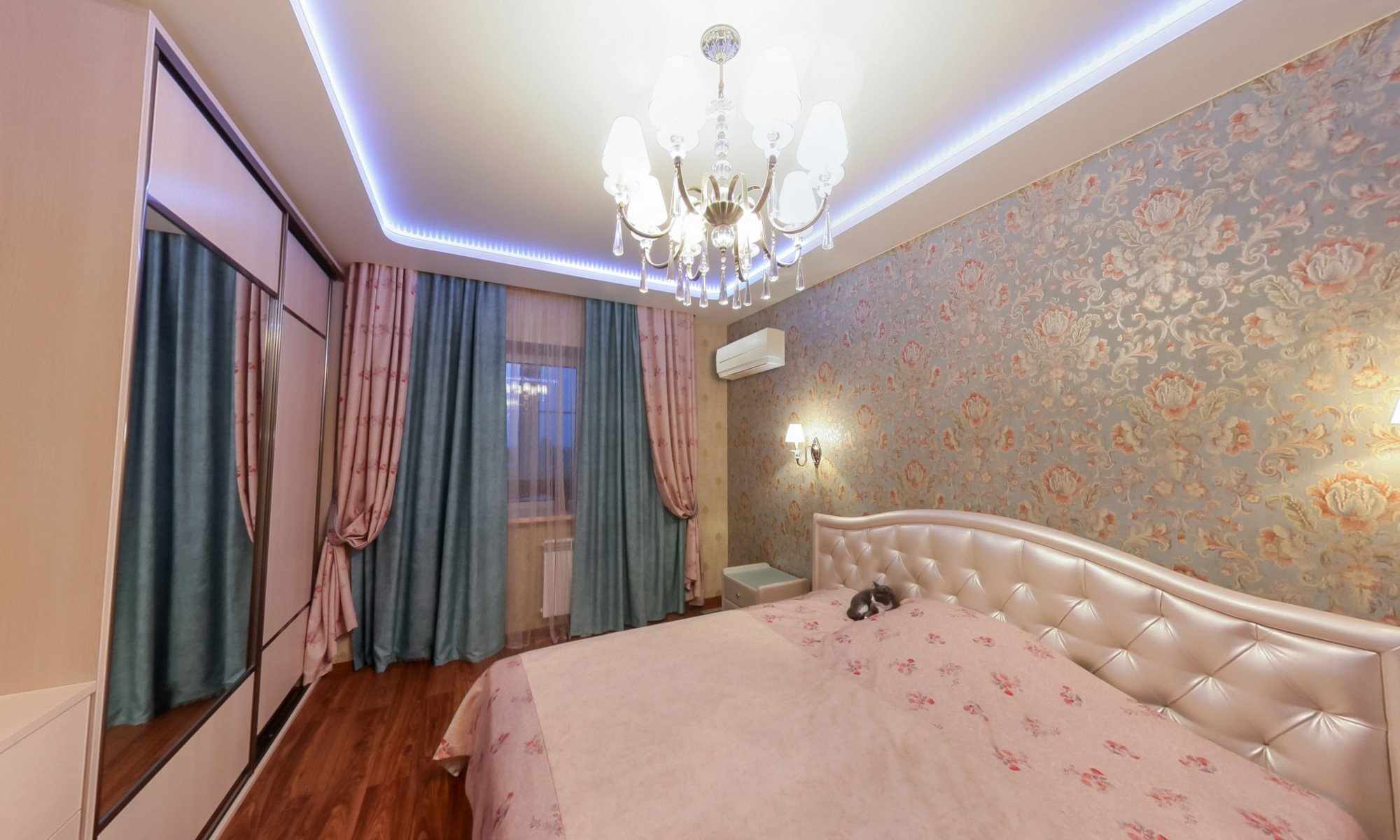 Комбинированные потолки в спальне