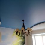 Синий сатиновый натяжной потолок