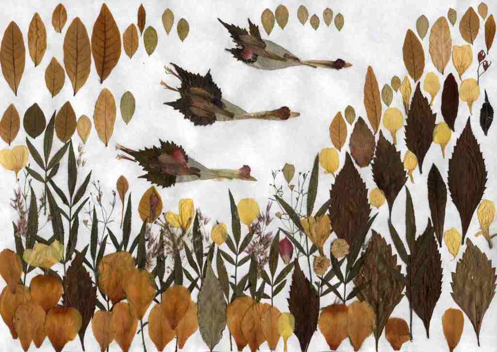 Декоративное панно из осенних листьев