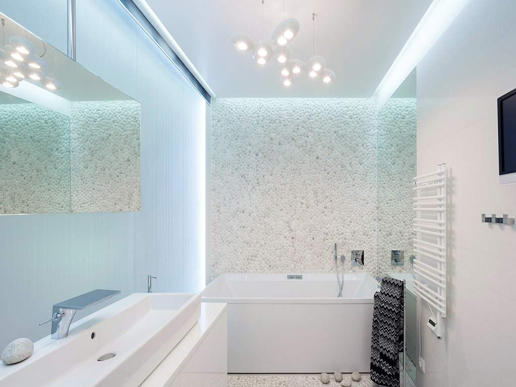 Дизайн интерьере белой ванной