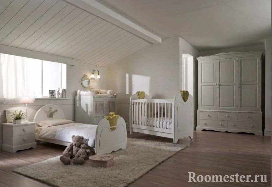 Белая детская комната в стиле гранж