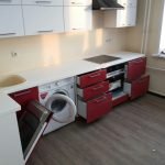 Стиральная машинка на кухне