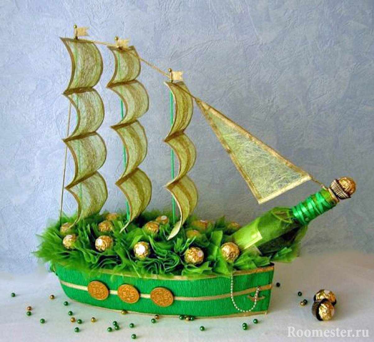 Корабль из конфет