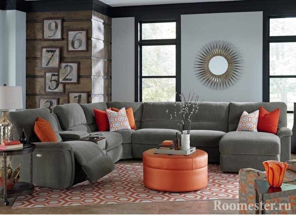 Серо-оранжевый интерьер-комнаты