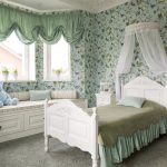 Зеленые шторы в спальне для девочки